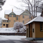 Caves House and ticket box at Yarrangobilly Caves, Kosciuszko National Park (Image: OEH) Caves House and ticket box at Yarrangobilly Caves, Kosciuszko National Park (Image: OEH)