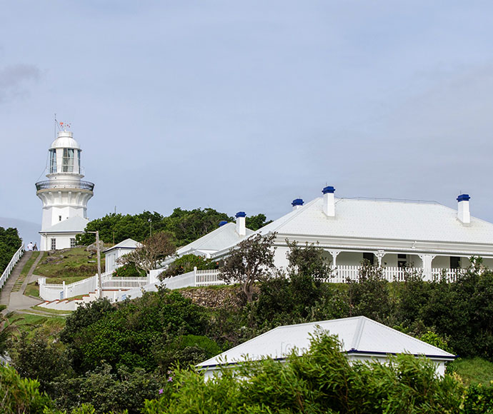 Smoky Cape Lighthouse and lighthouse keepers' cottage at Hat Head National Park 