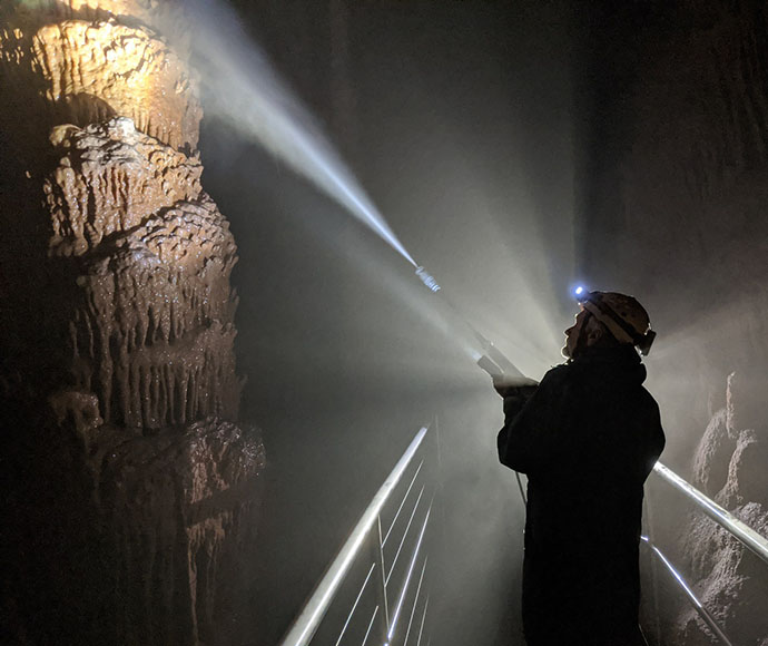 Cleaning in Jenolan Caves, Jenolan Karst Conservation Reserve