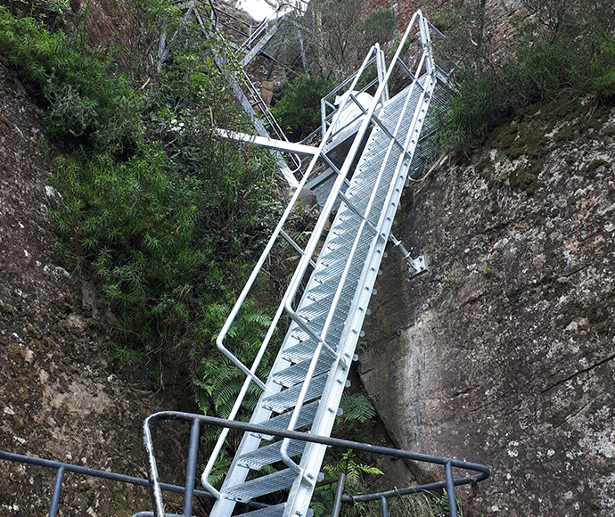 The Pigeon House Mountain Didthul walking track in Morton National Park - lower ladder