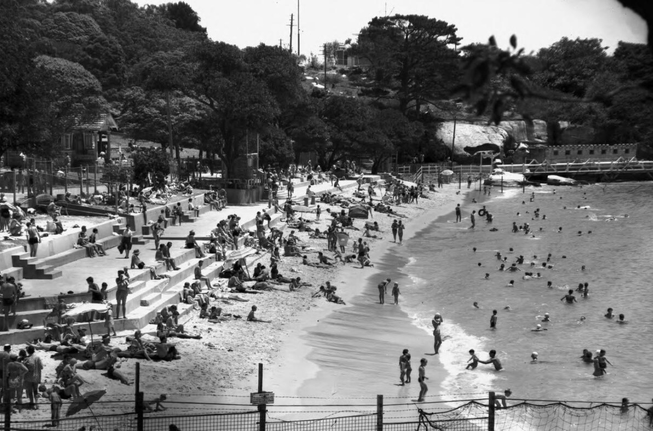 Black and white image of the Nielsen Park beachfront